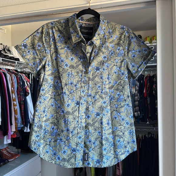 NWOT Wildfang Essential Button Up - Size Medium - Picture 5 of 7